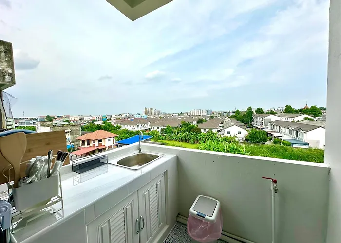 Modern Thai Hideout Appartamento Bangkok